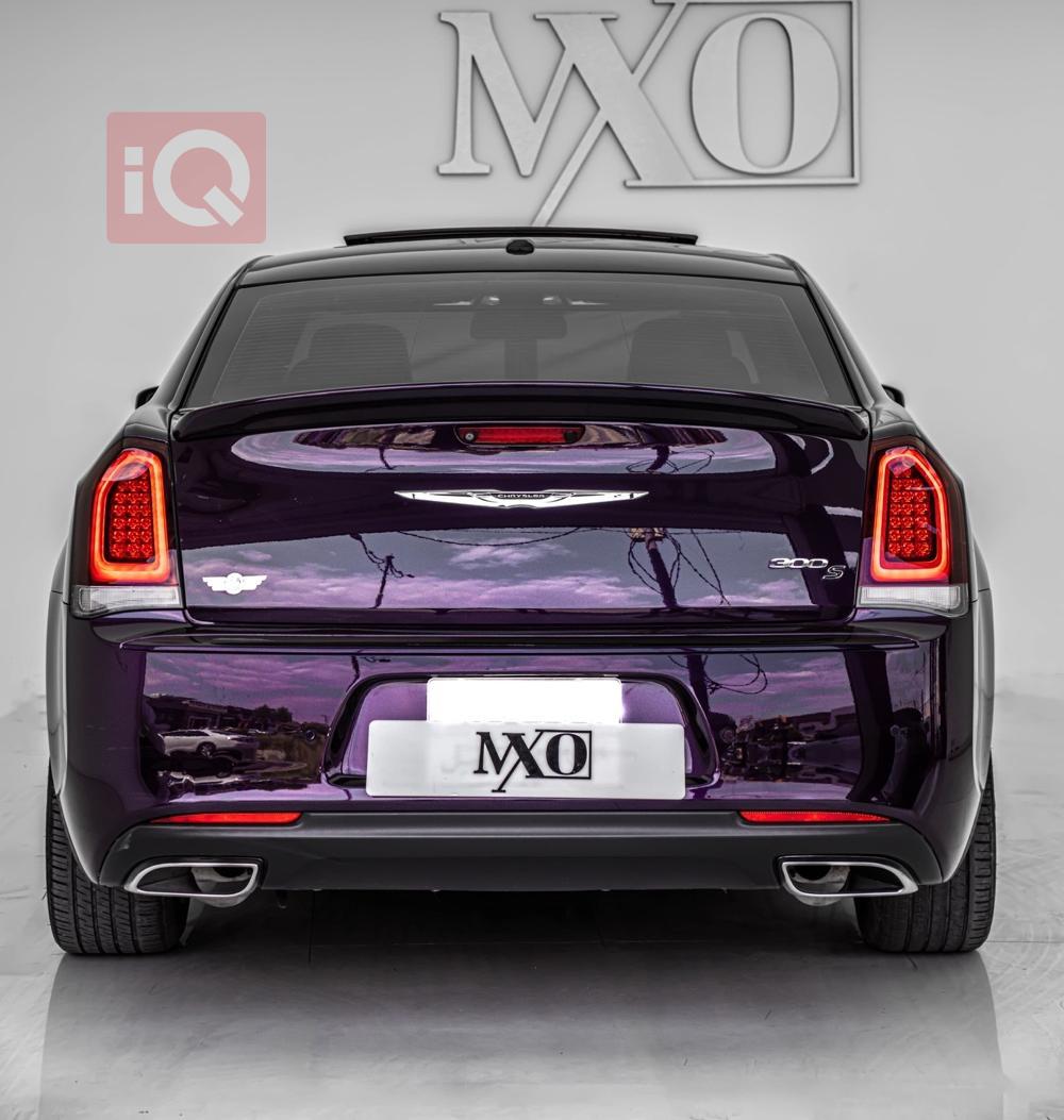 کرایسلەر 300